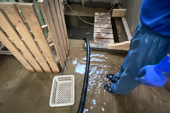 排水作業　床下洗浄　乾燥
